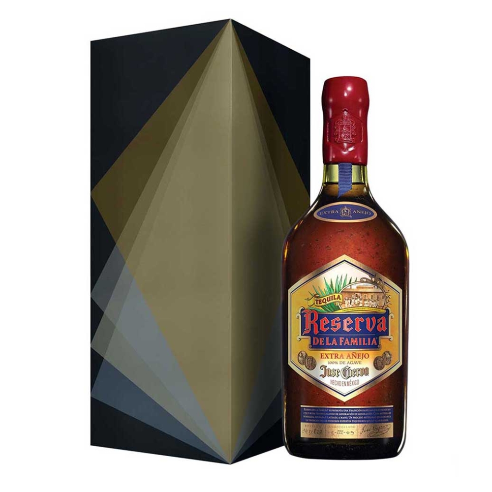 JOSE CUERVO RESERVA DE LA FAMILIA EXTRA ANEJO TEQUILA 700ml
