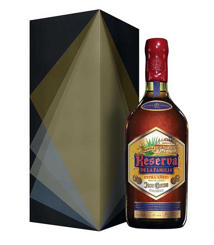 JOSE CUERVO RESERVA DE LA FAMILIA EXTRA ANEJO TEQUILA 700ml